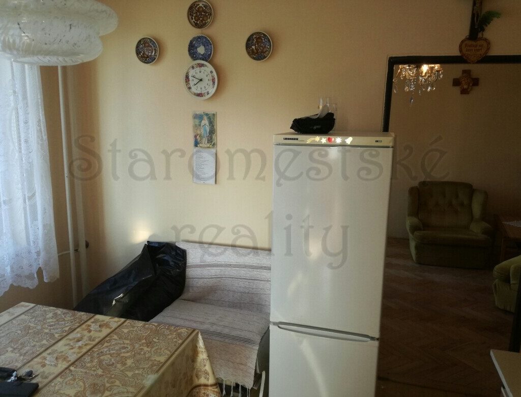 3-izb,70m2, 9/12, pôvodný, Novomeského, St.mesto