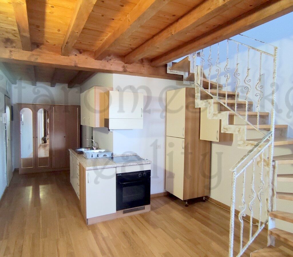 3-izb.68m2, mezonet, kompletná, Hlavná, St.mesto